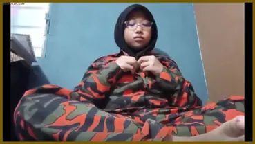 Cewek Jilbab Anggota Ormas Colmek Pake Dildo