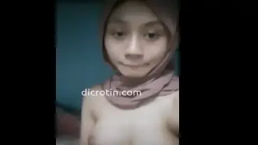 Imah Cewek 18+ Hijab Dari Kampung Tapi Sangean
